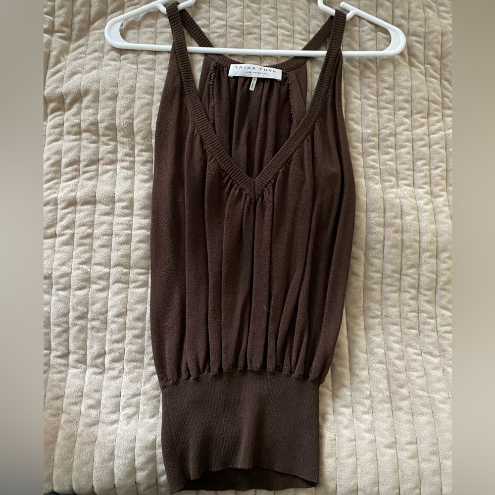 Knit sleeveless scoop top